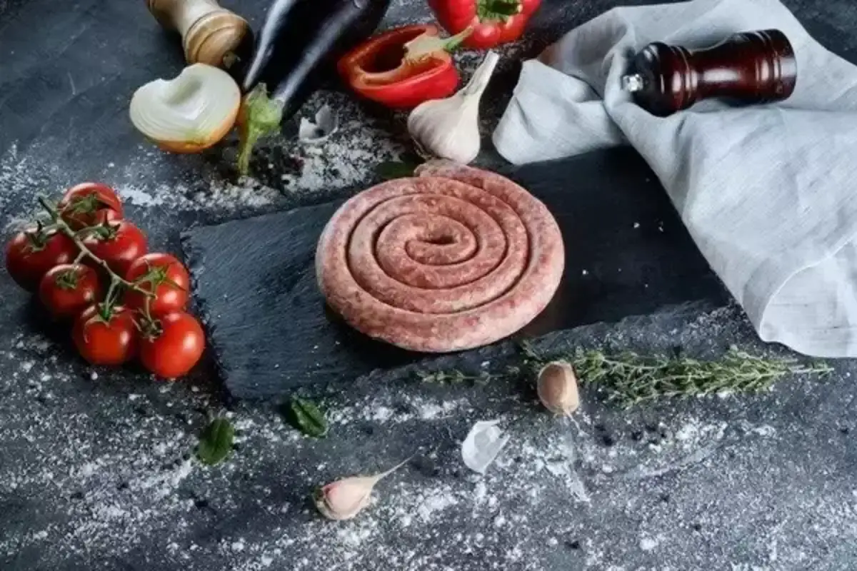 Колбаска "улитка" из курицы халяль