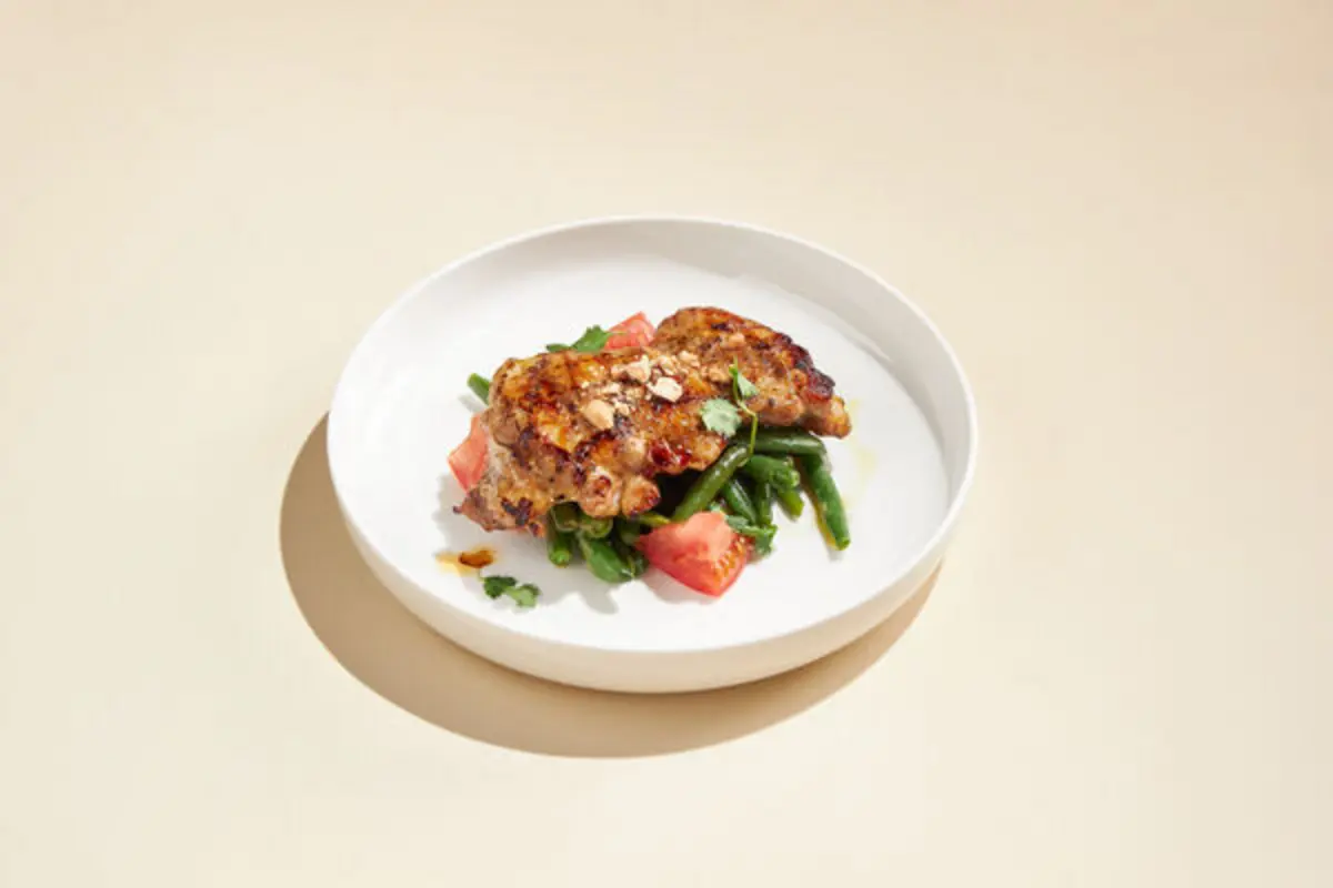 Куриное бедро гриль с фасолью