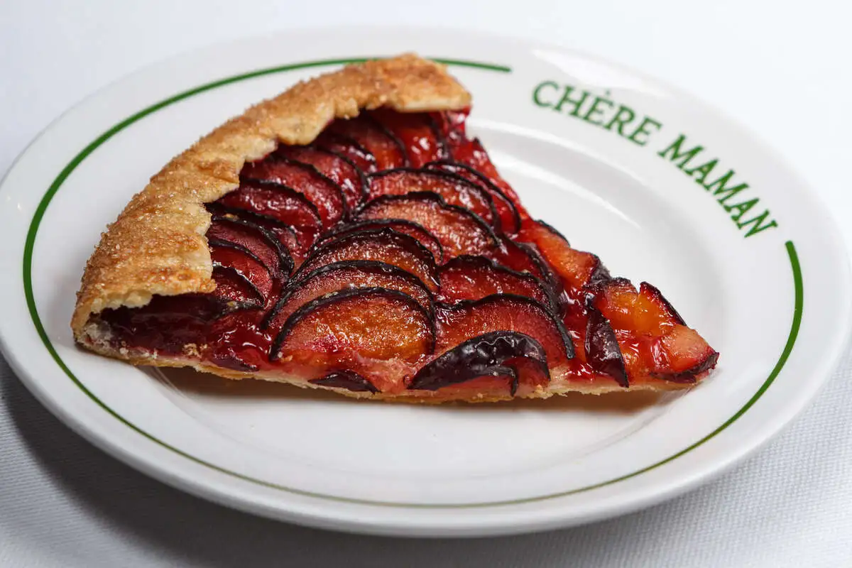 Галета со сливой