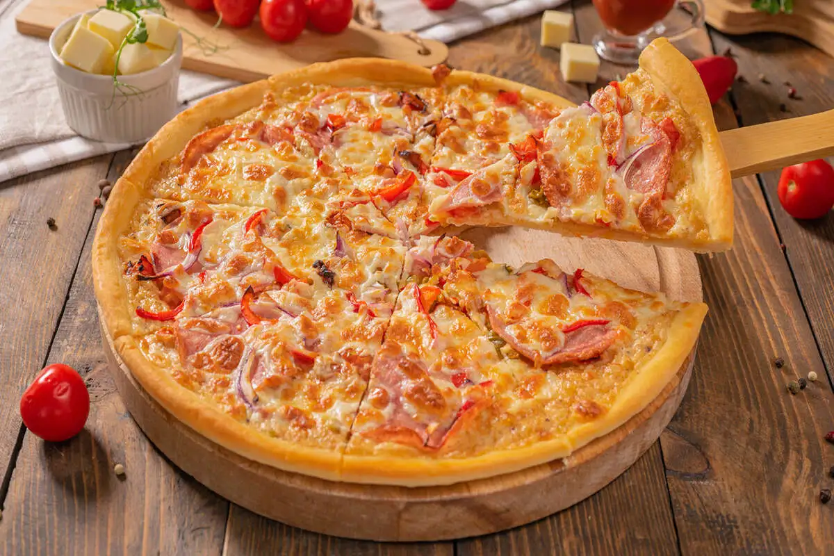 Пицца домашняя с халапеньо