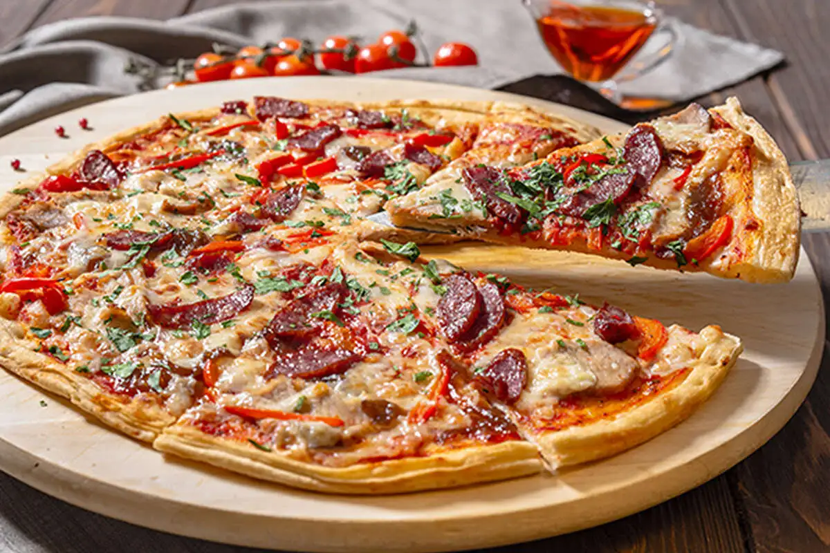 Пицца мясная