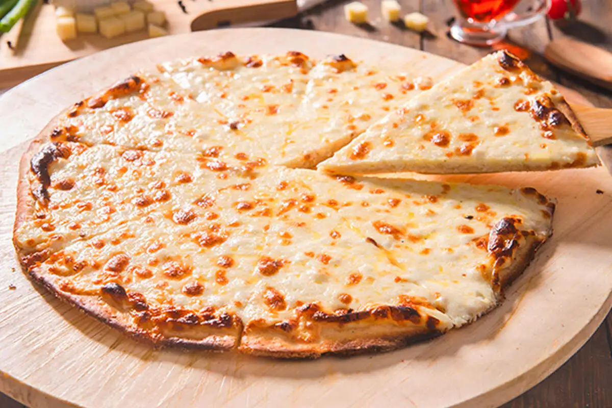 Пицца сырная