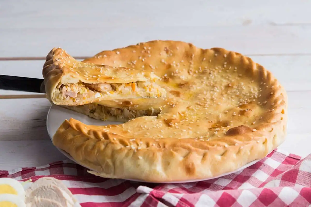 Пирог с капустой и курицей