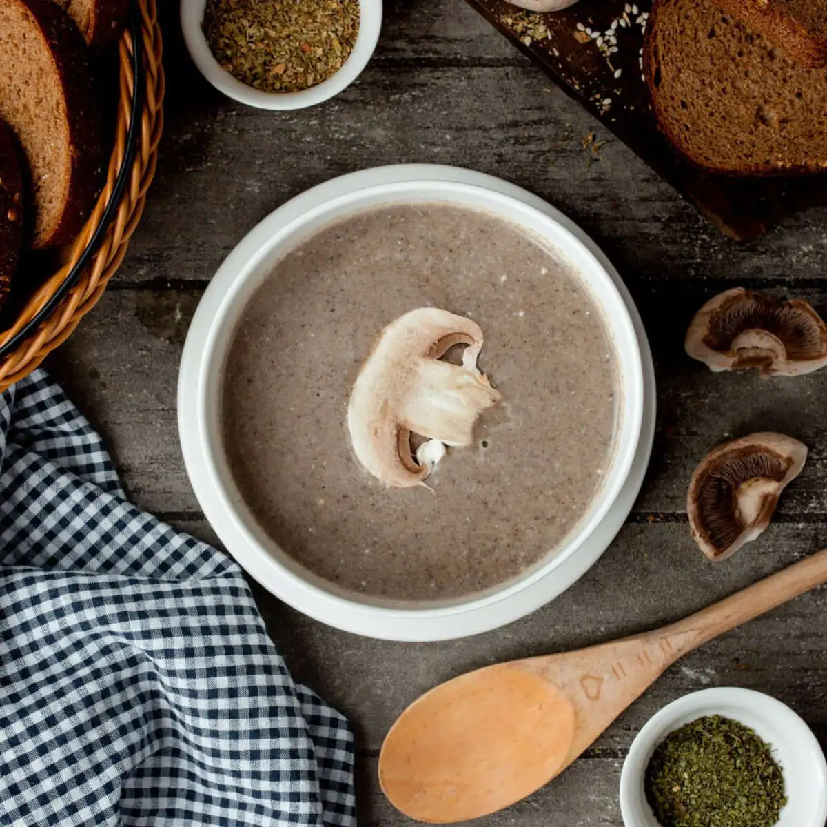 Грибной крем-суп с шампиньонами