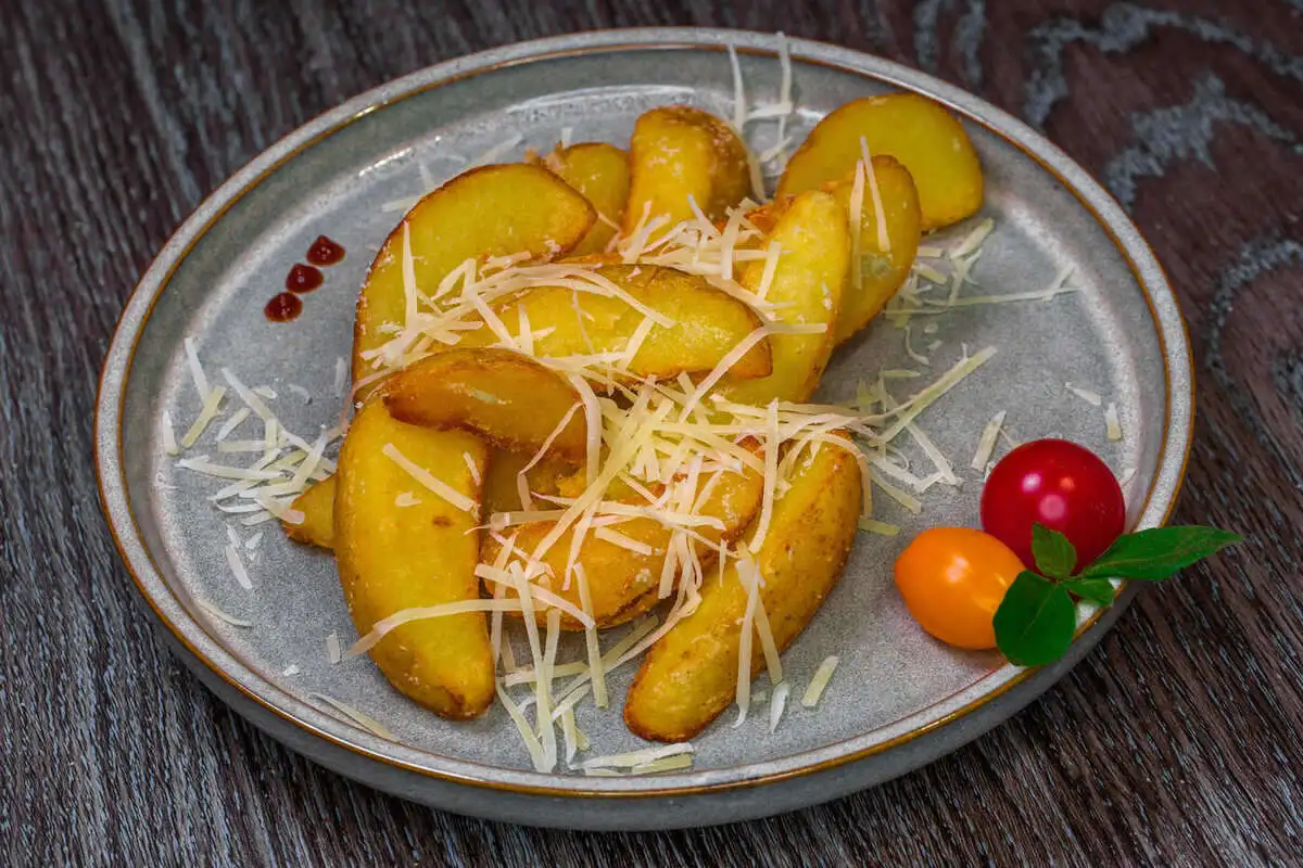 Картофель дольками