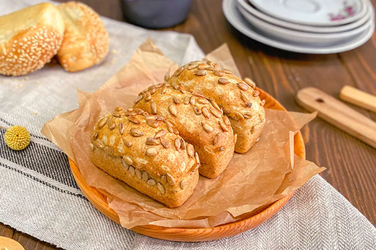 Хлеб с семечками 1 шт