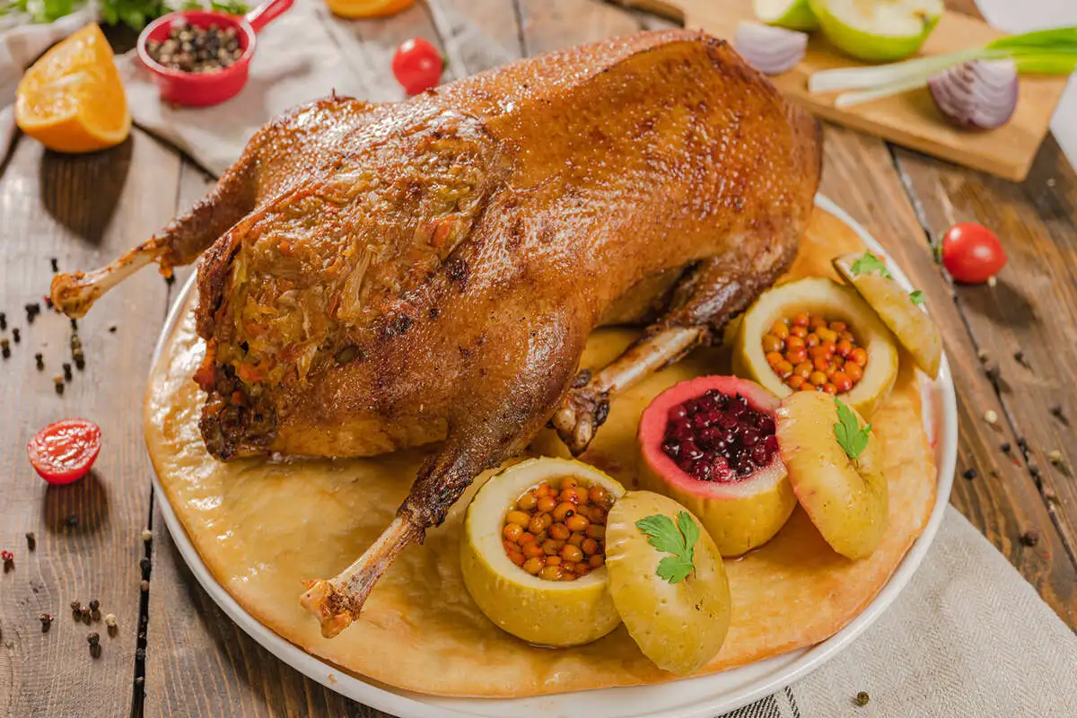 Гусь с яблоками