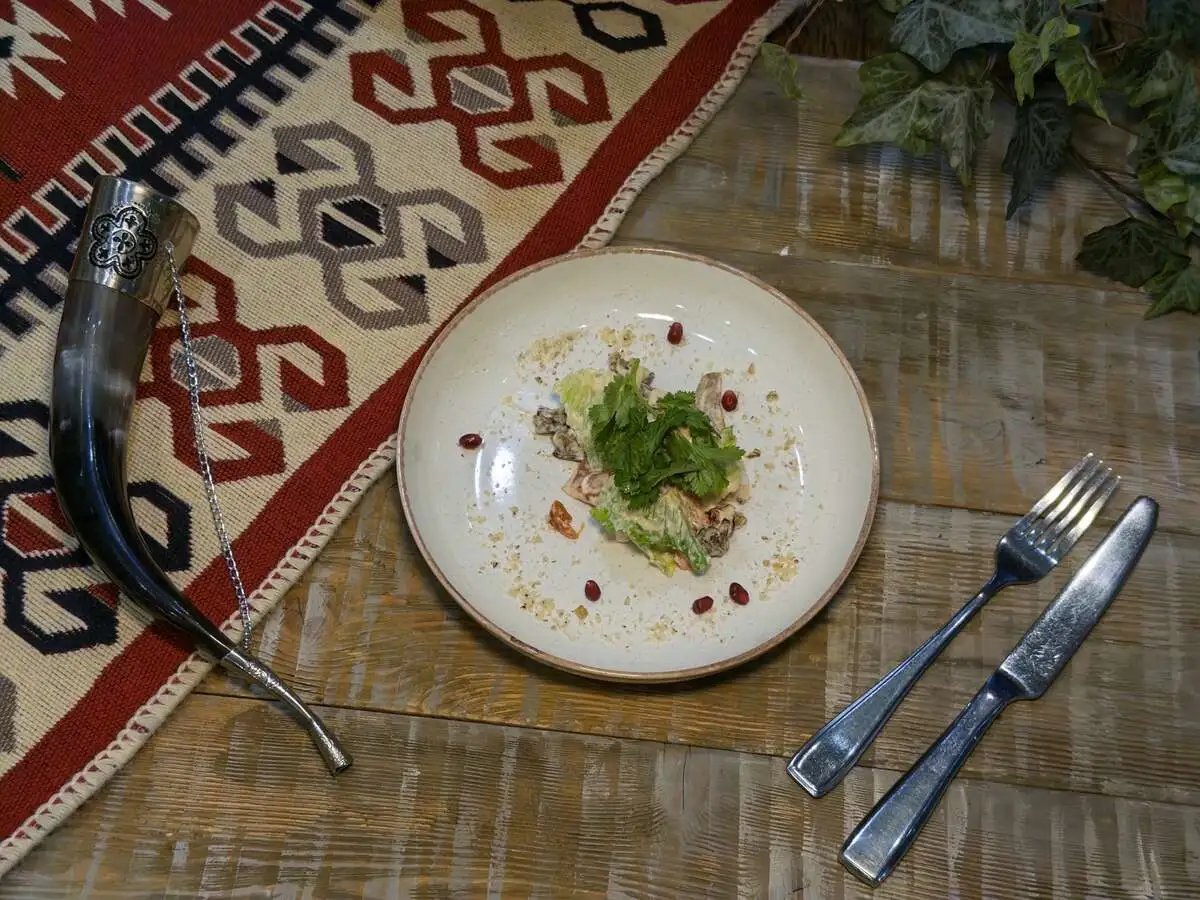 Холодный салат с печеными овощами