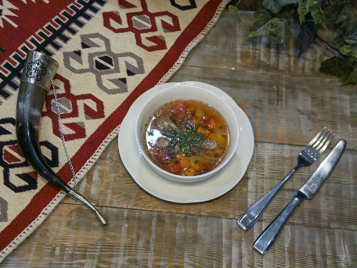 Шурпа с фрикадельками из баранины