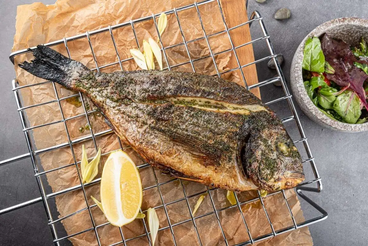 Дорадо на мангале