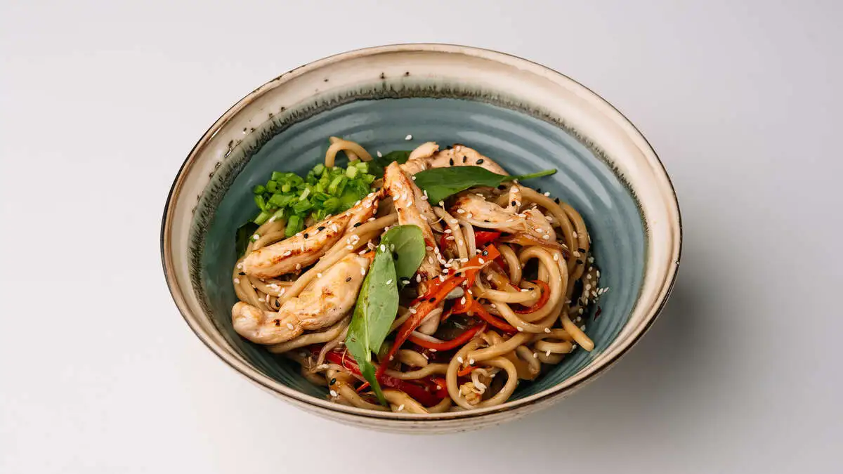 Вок лапша с курицей