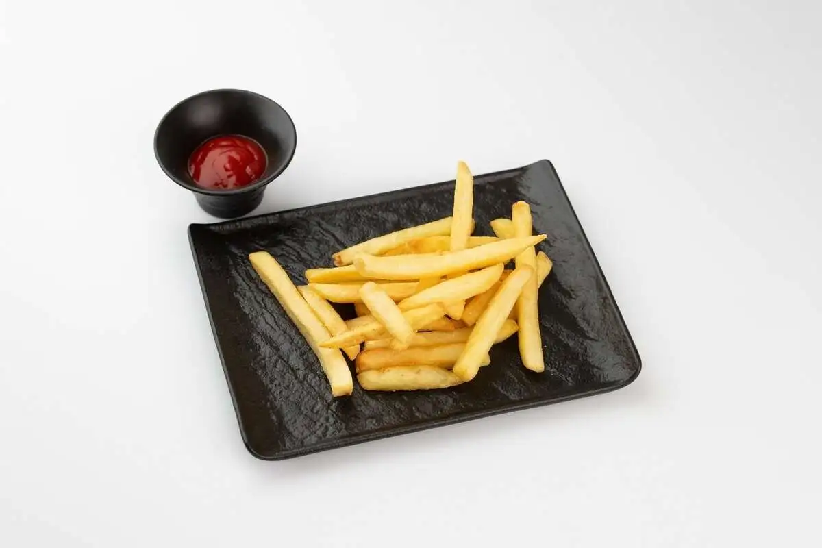 Картофель фри с кетчупом