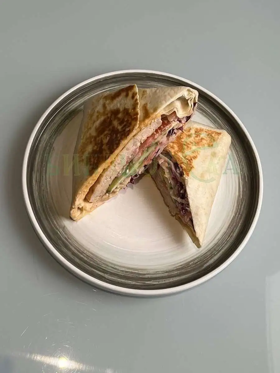 Лаваш бургер с куриной котлетой