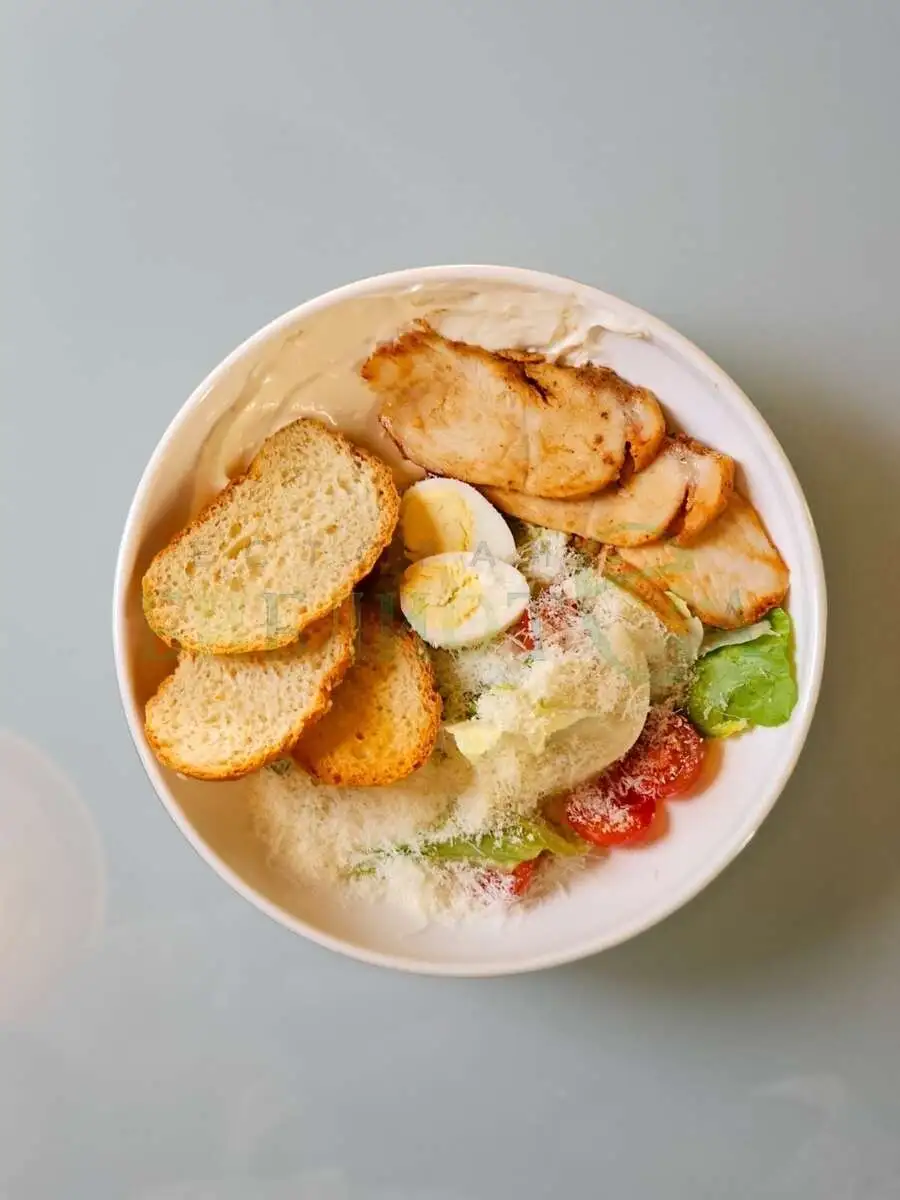 Цезарь с курицей