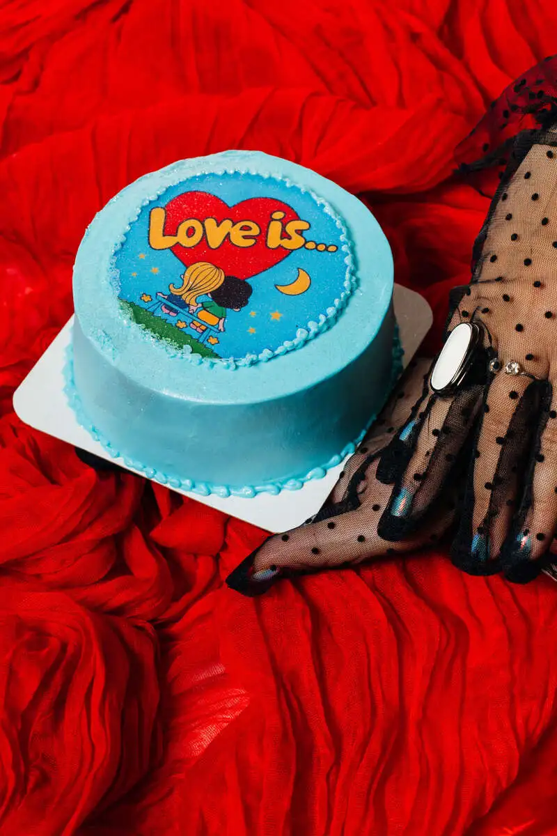 Бенто торт "Love is" 550 гр