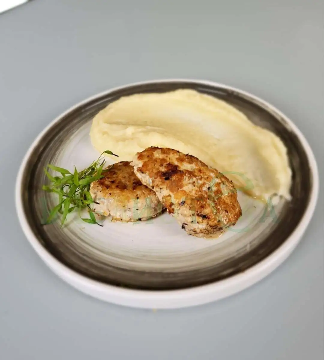Куриная котлетка с пюре