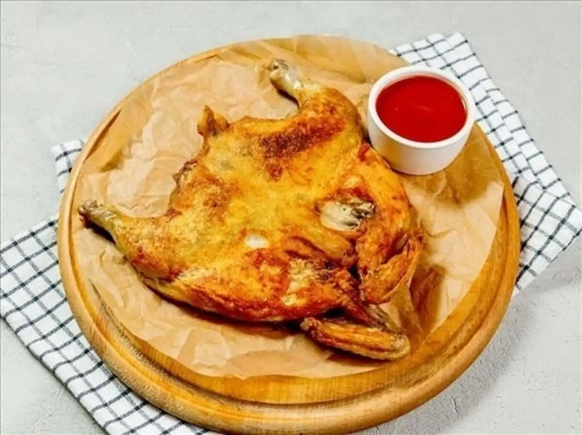 Цыпленок табака с сацебели