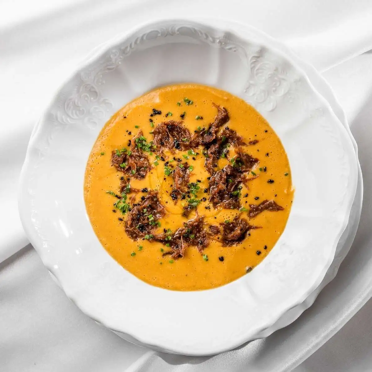 Суп-крем из чечевицы с телячьими щечками