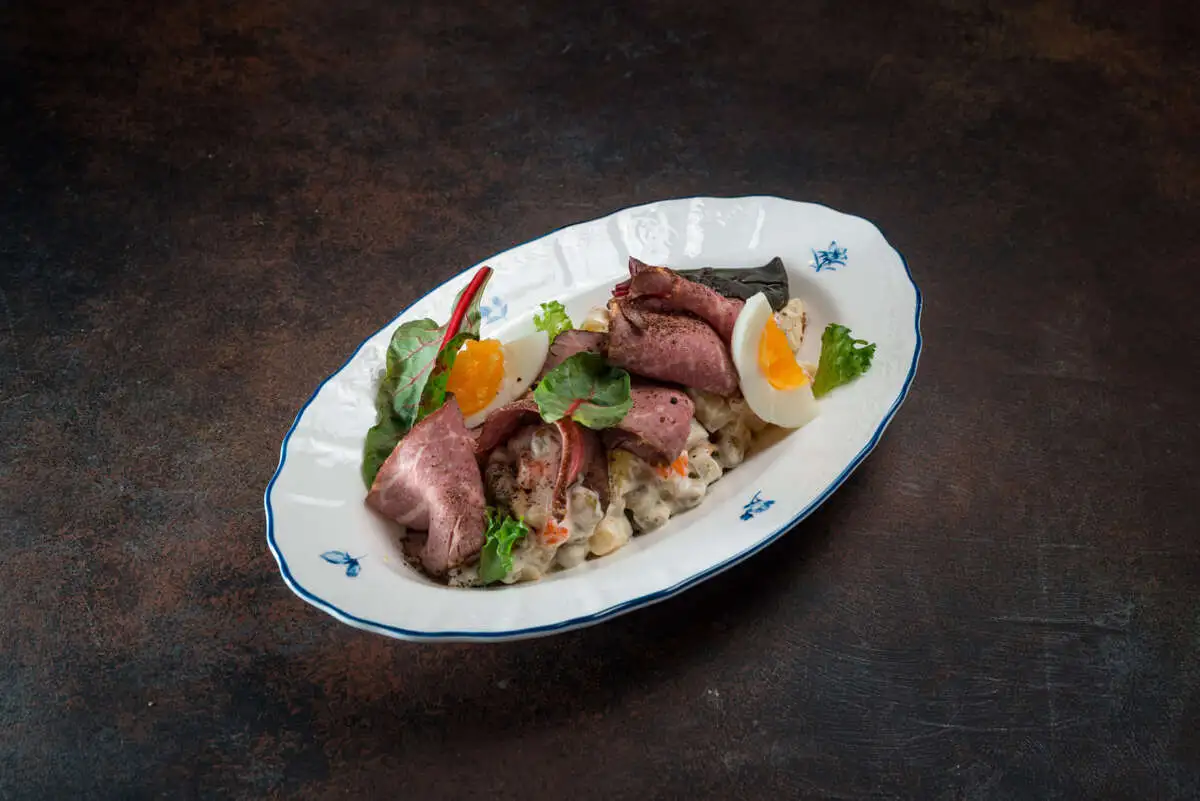 Оливье с ростбифом