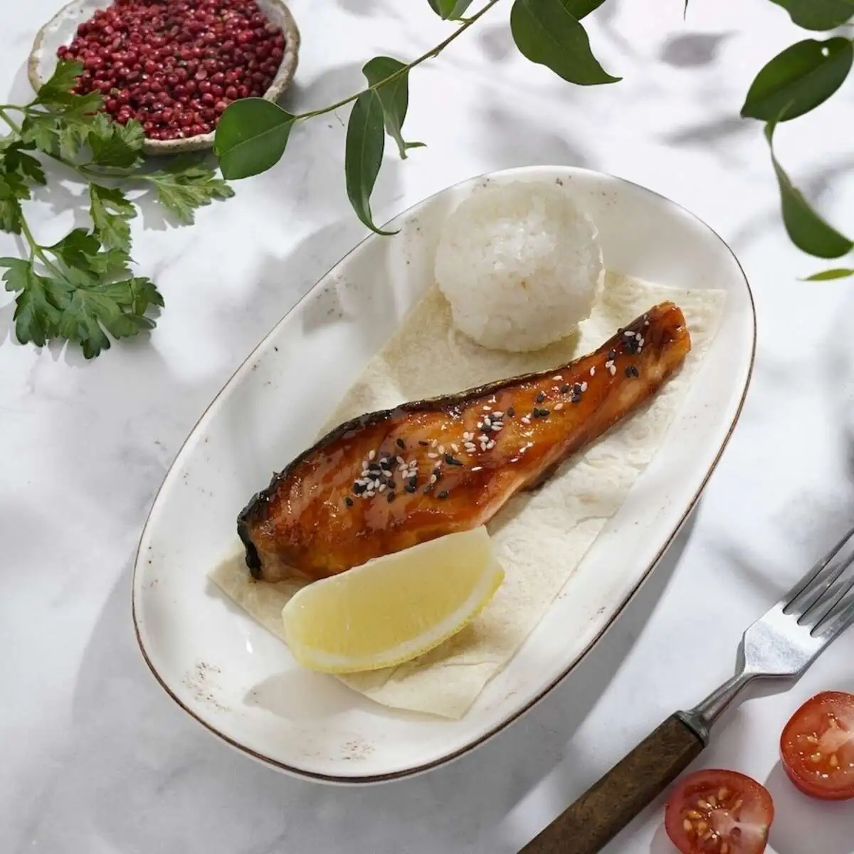 Стейк из семги с рисом