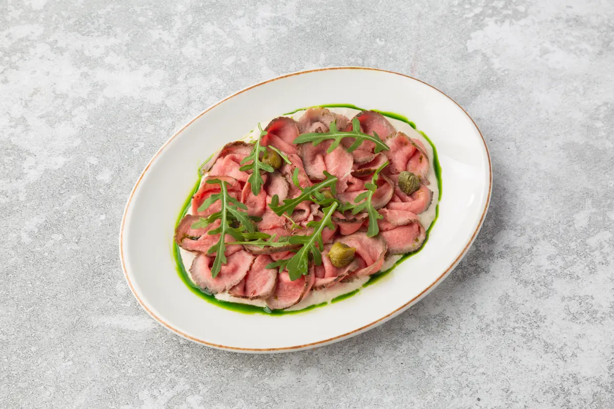 Телятина с соусом из тунца