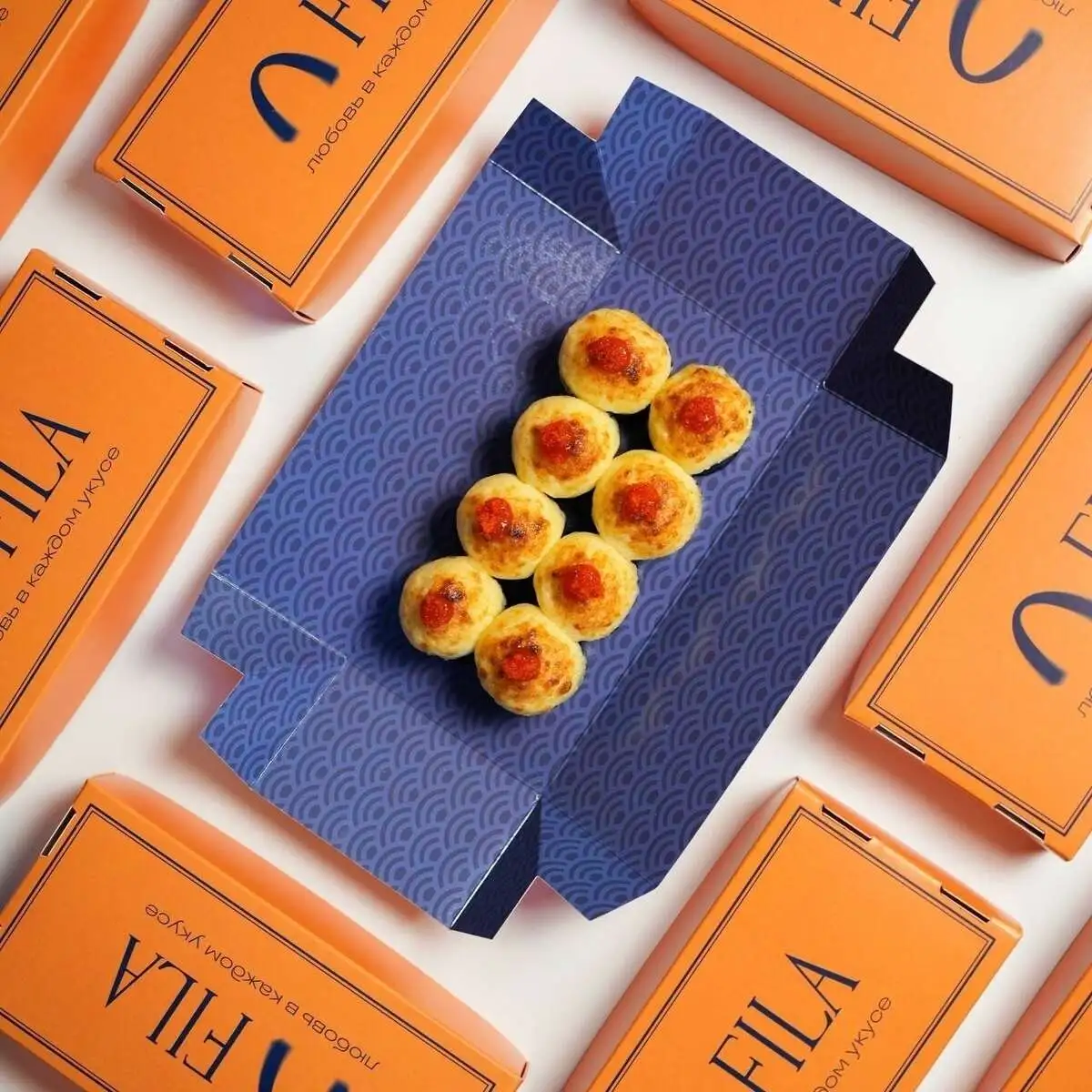 Запеченный ролл с лососем 