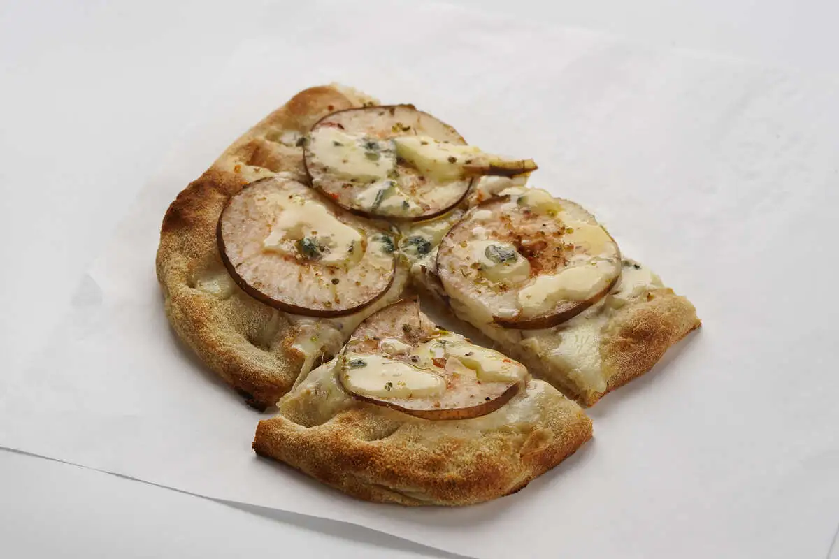 PIZZA груша горгонзола 1/2