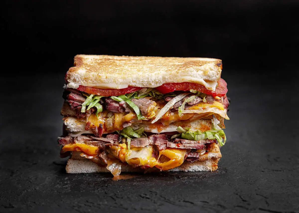 Сендвич с брискетом