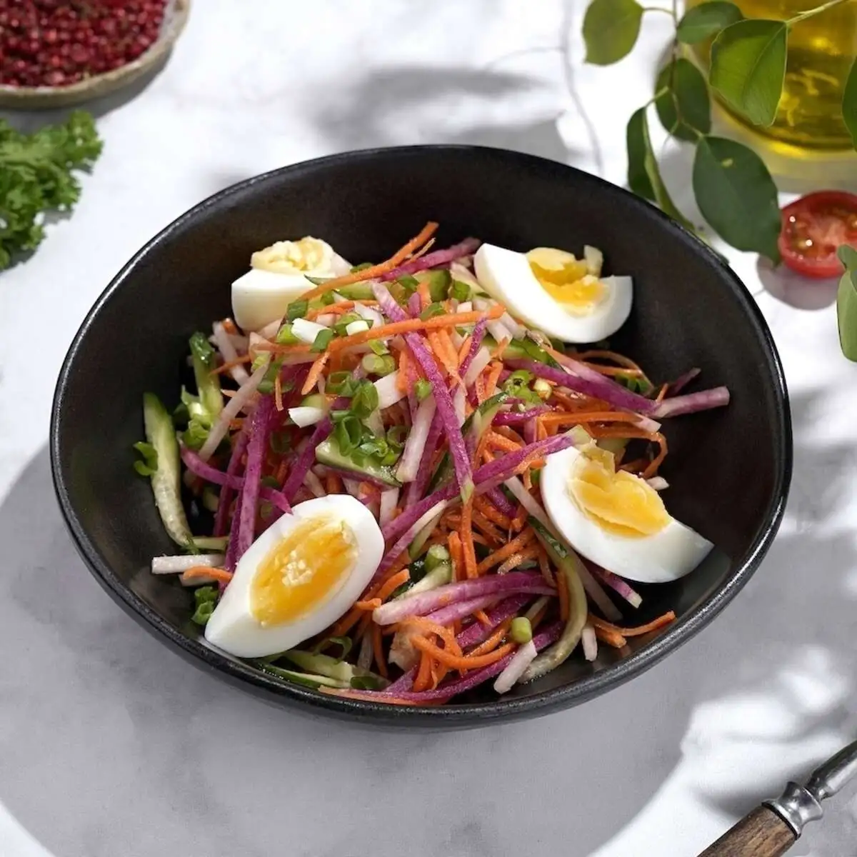 Салат из редьки с яйцом