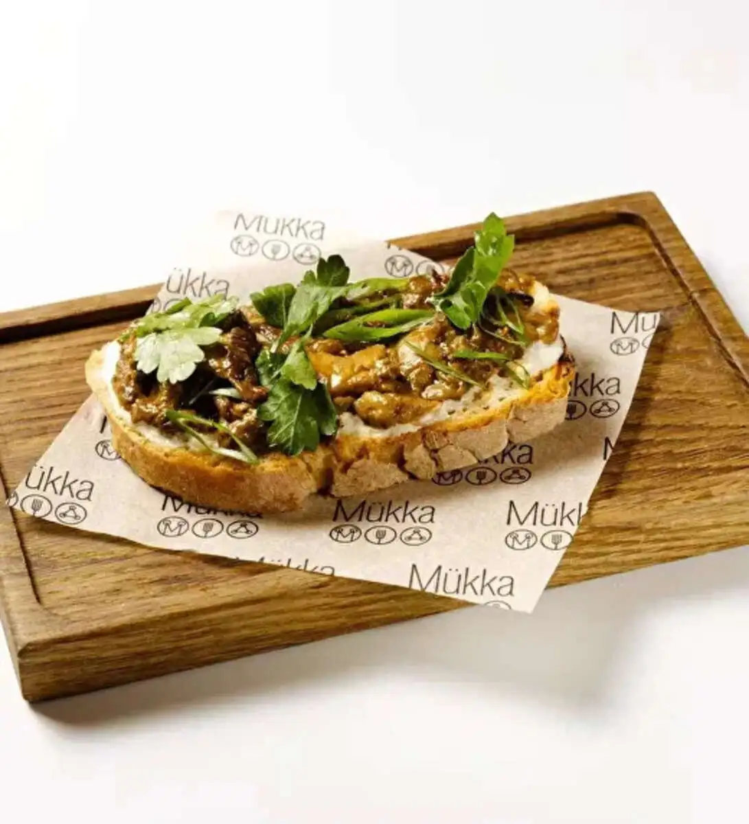 Брускетта с белыми грибами