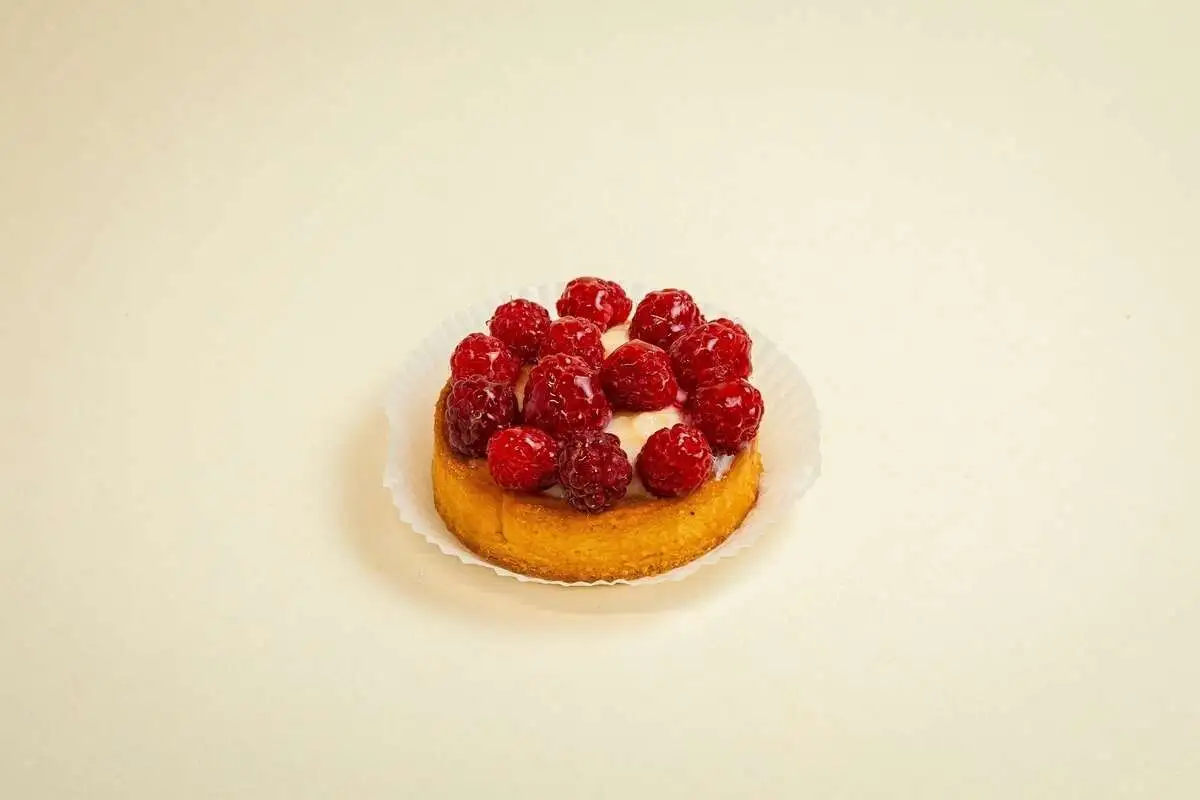 Тарталетки с малиной