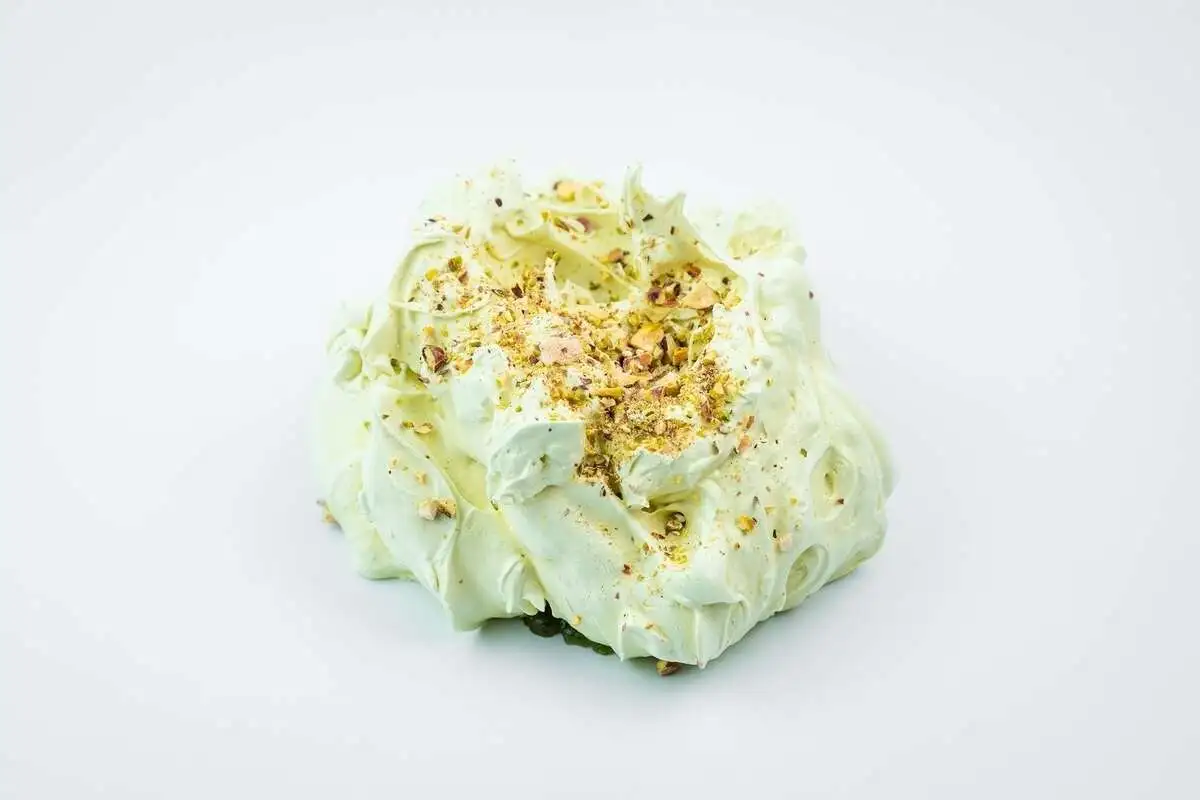 Безе фисташковое