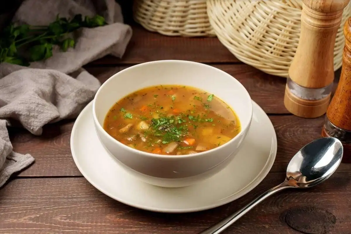 Суп гречневый с белыми грибами, шампиньонами и вешенками