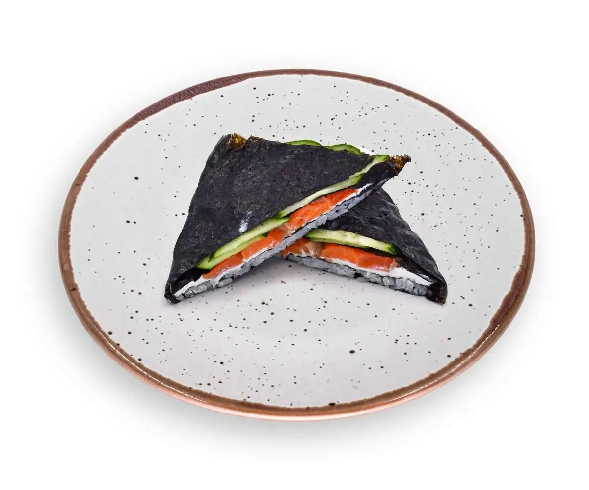 Онигири с Лососем