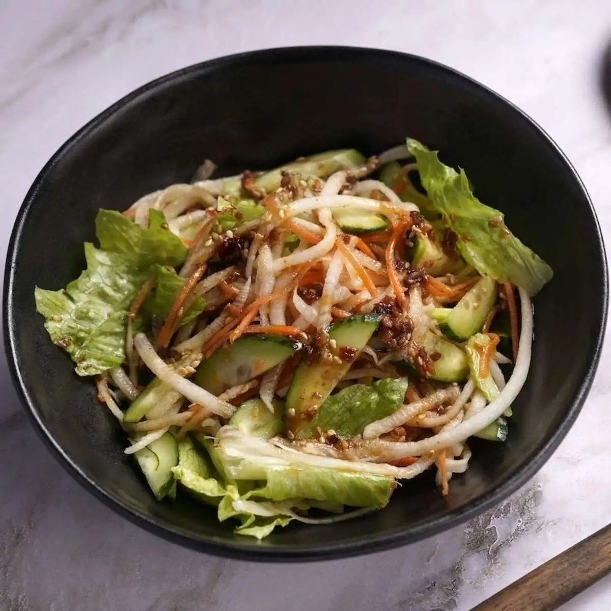 Салат с редькой дайкон