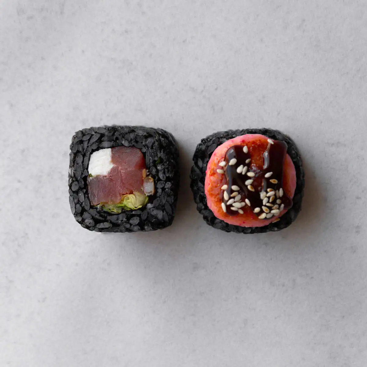 БЛЭК ХОТ ЗАКУСКА С ТУНЦОМ (МАГУРА БЛЭК)