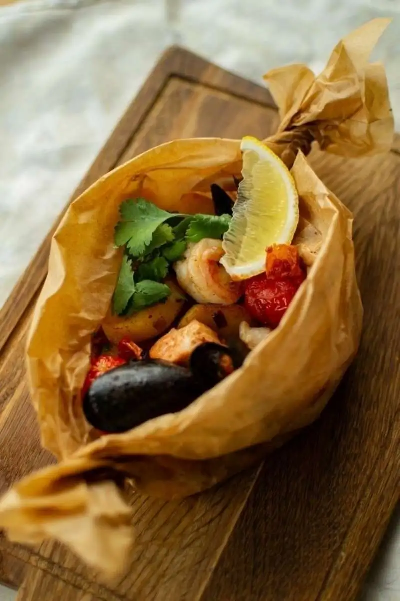 Морепродукты в пергаменте с картофелем, 350г