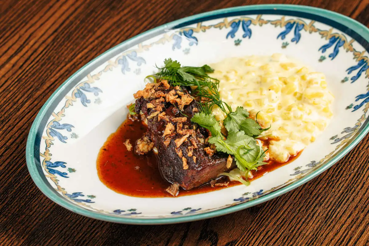 Щечки телячьи с картофельной  кашей