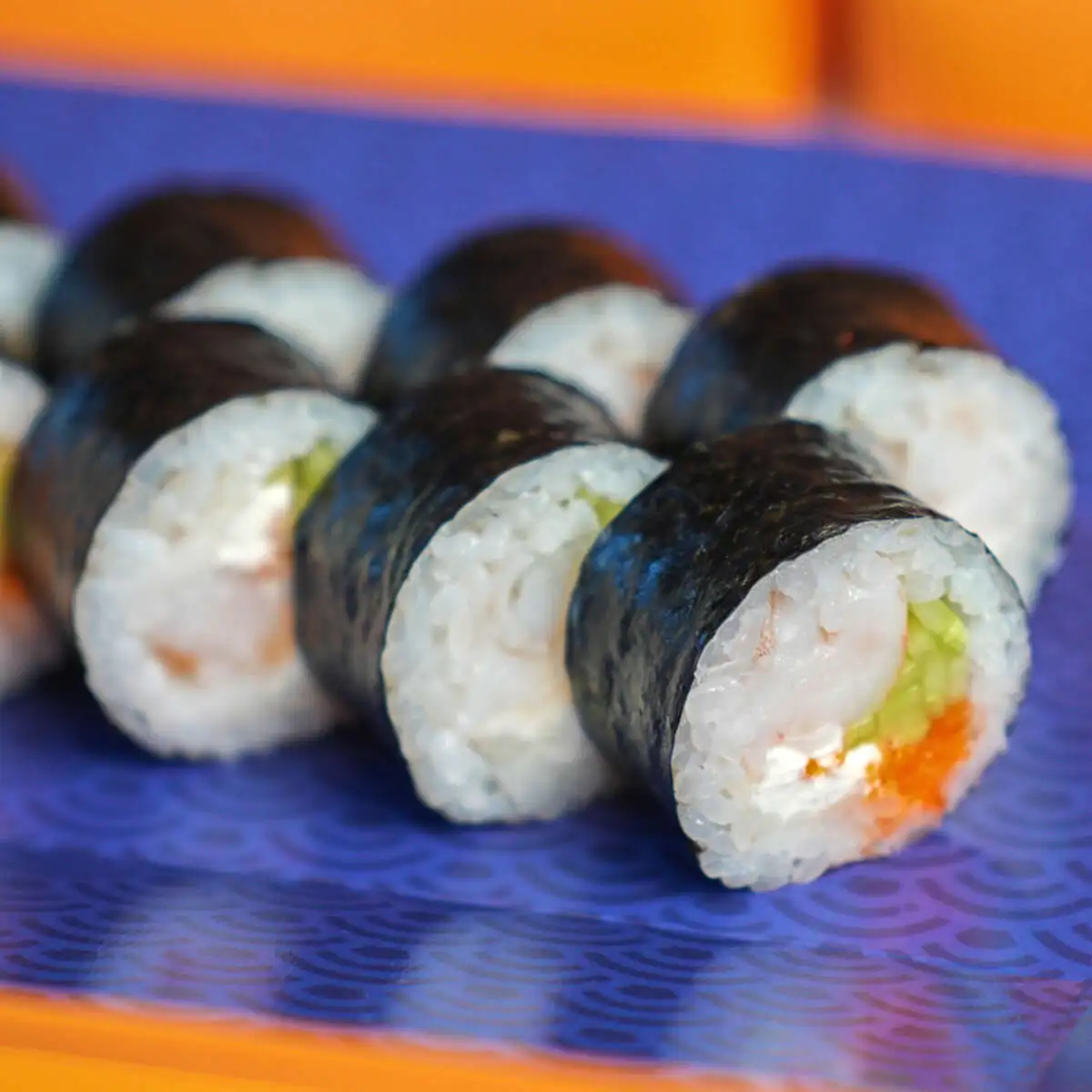 Ролл с креветкой