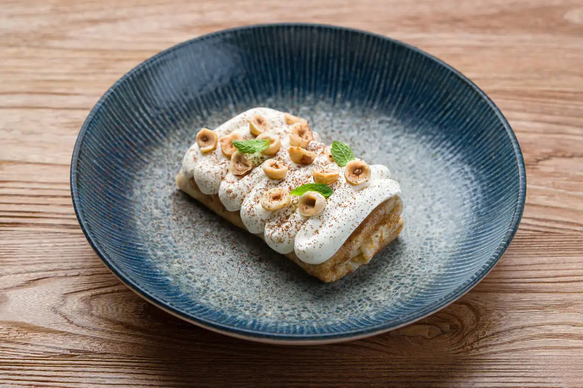 Блины с кофейным кремом и соленой карамелью