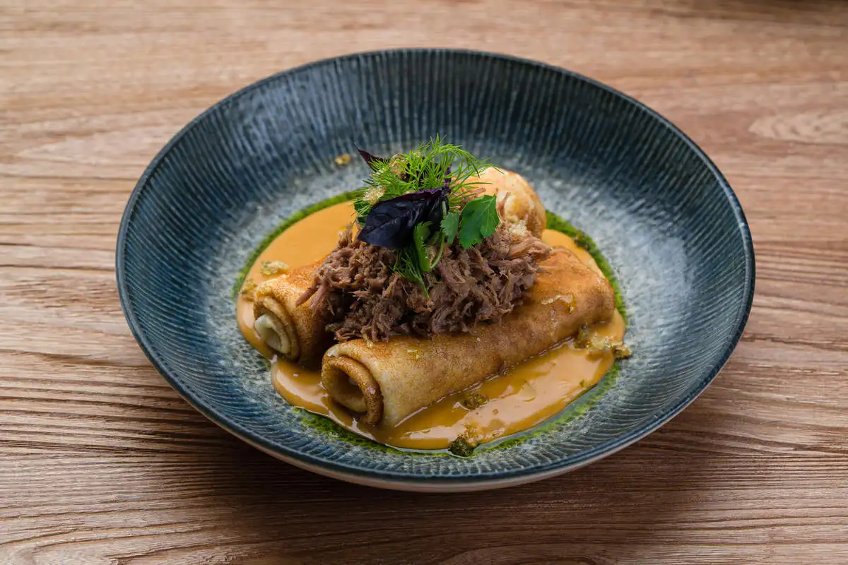 Блины с томленной говядиной