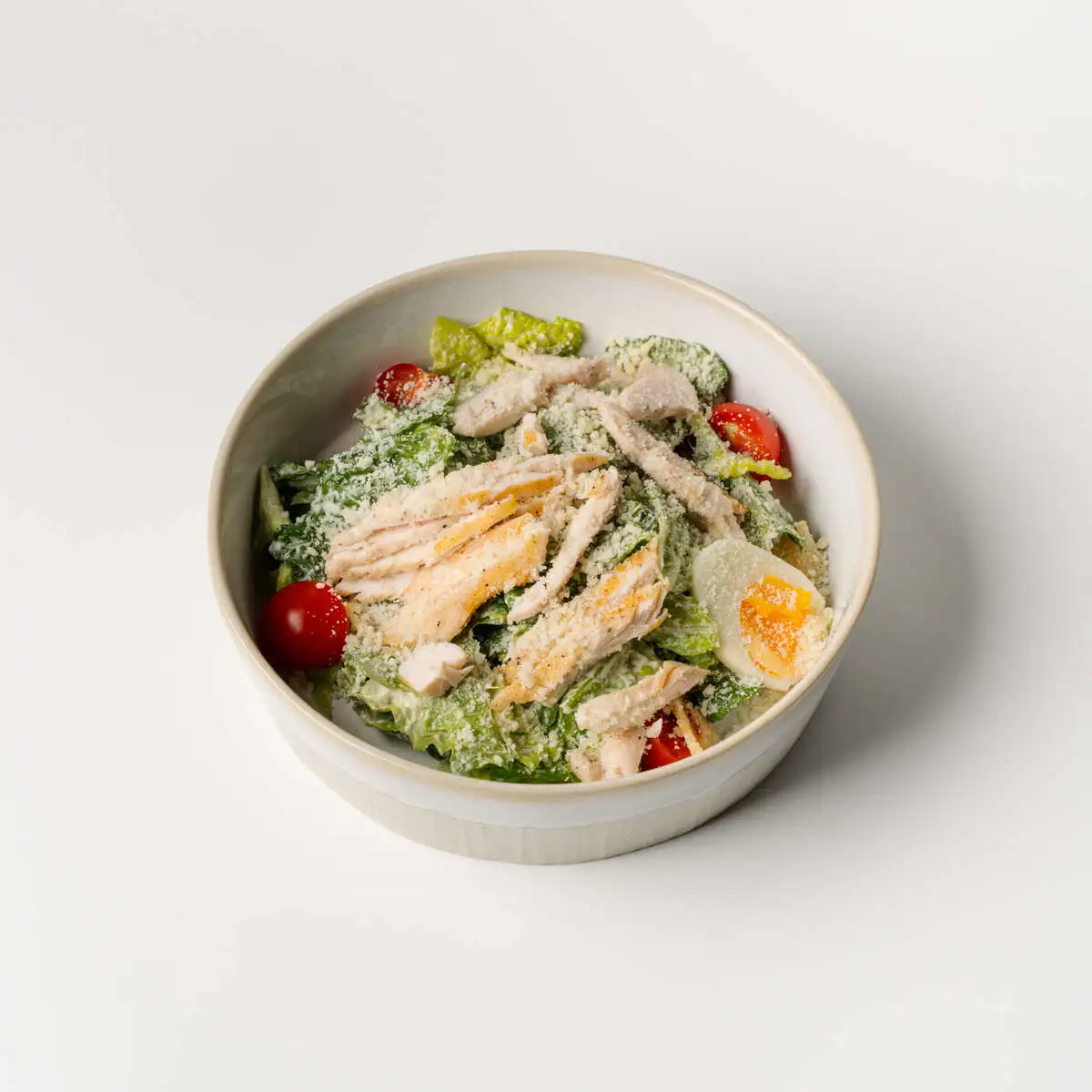 Салат Цезарь с куриной грудкой