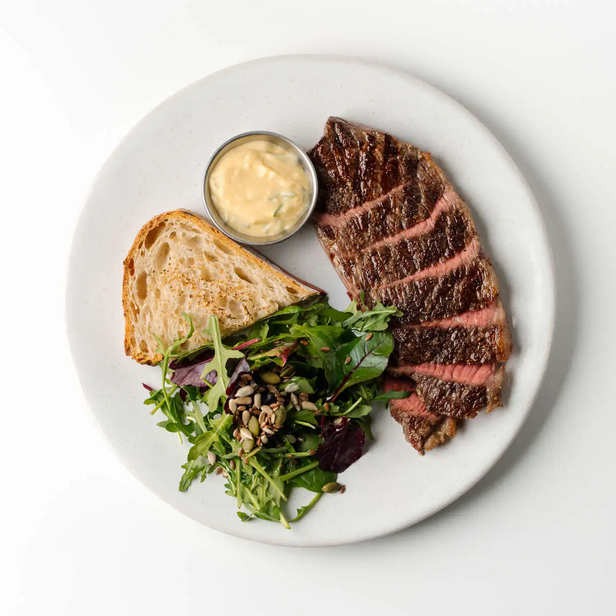 Пиканья с соусом беарнез