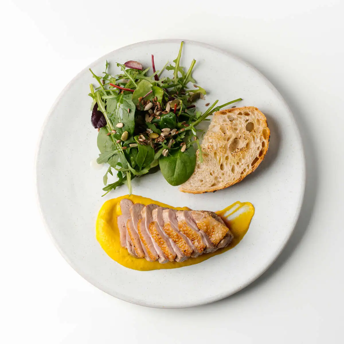 Утиная грудка с муссом из тыквы и шалфея