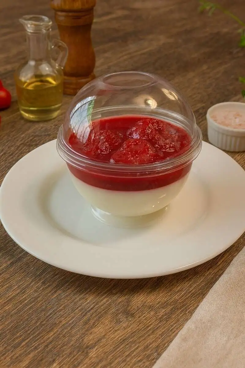 Панакота с клубникой 1 шт