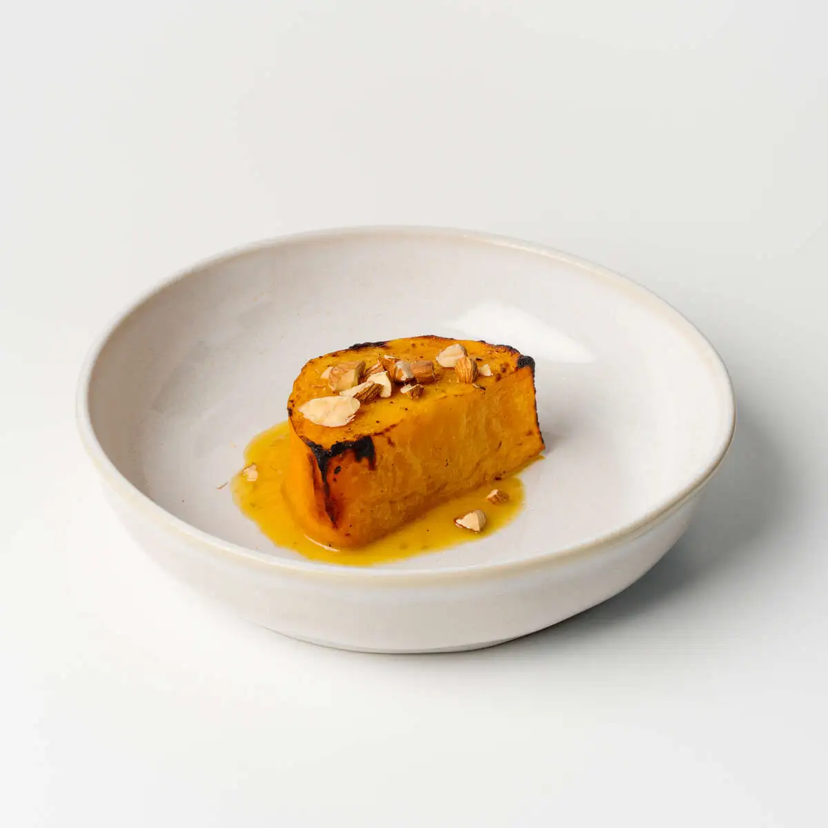 Печенная тыква с миндалем 