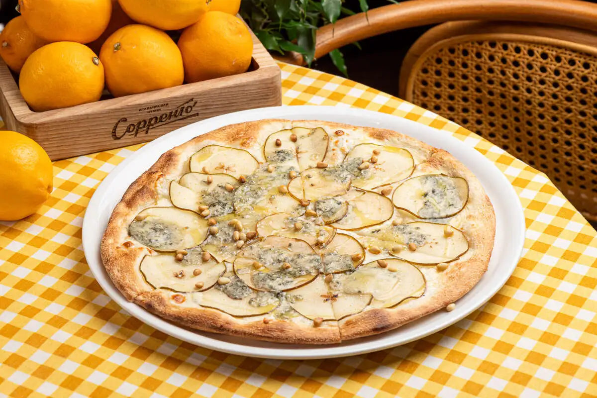 Горгонзола с грушей (30 см)