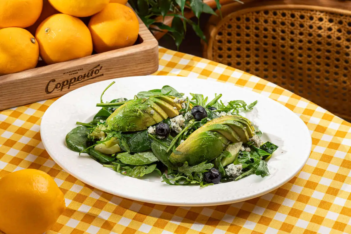 Зеленый салат с Горгонзолой 