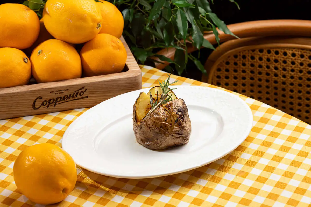 Печеный картофель с розмарином