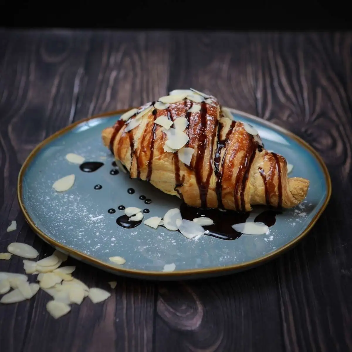 Круассан шоколадный